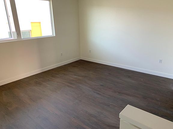 5th image of 4330 Alabama St #324