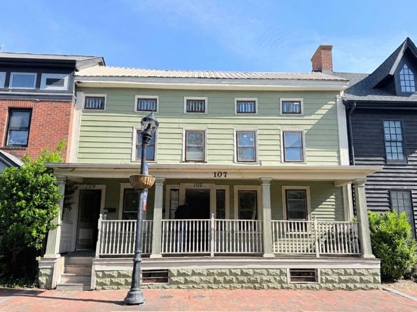 109 NW Front St