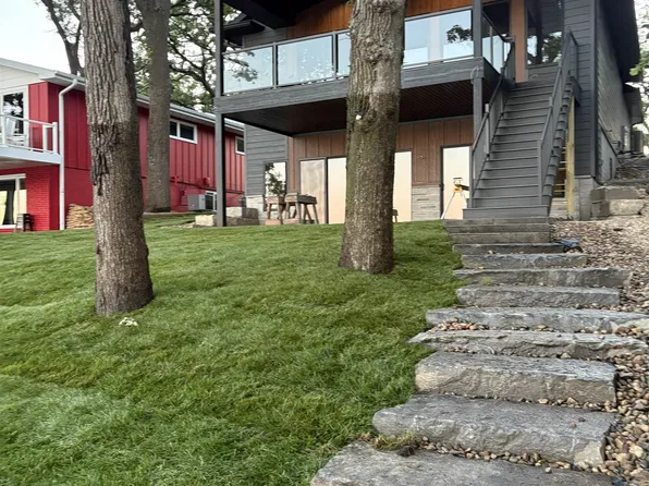 1201 Lake Shore Dr #1, Okoboji, IA 51355
