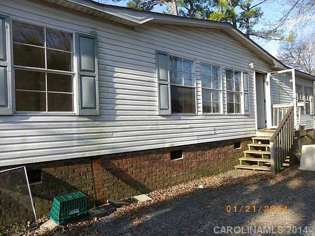1st image of 2543 Oakwood Cir