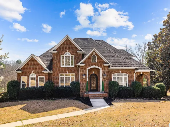 8707 Carrington Lake Rdg, Trussville, AL 35173