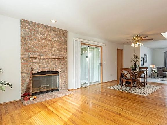 4th image of 11831 SE 218th Pl