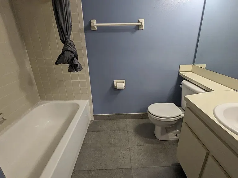 5229 Vineland Rd — Photo 10