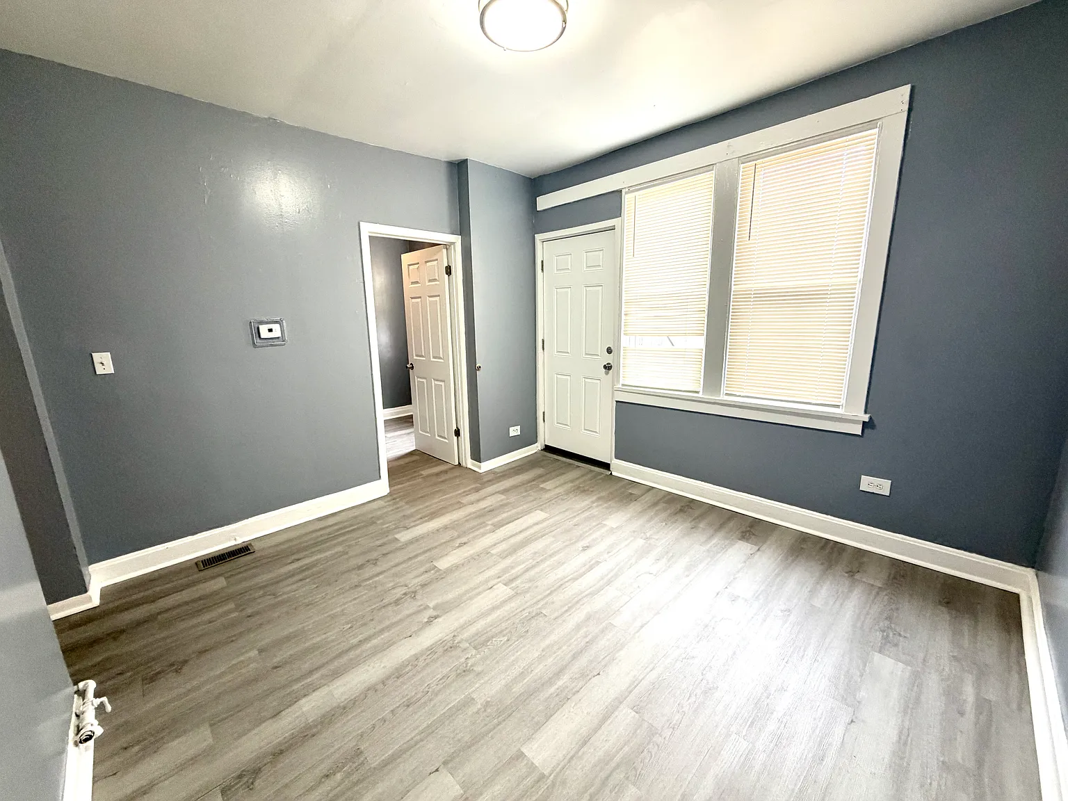 3 bed, 1200 sqft, $2,200 — Photo 1