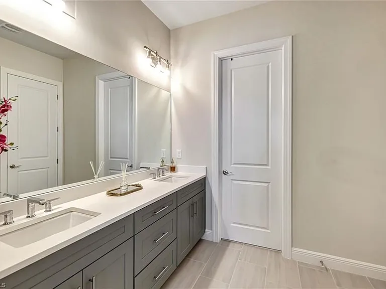 9209 Cayman Dr N — Photo 12