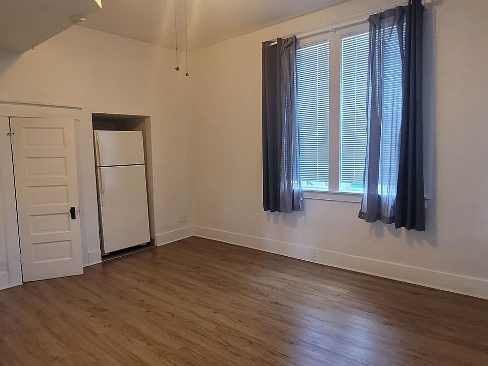 2nd image of 223 E Willis St #2