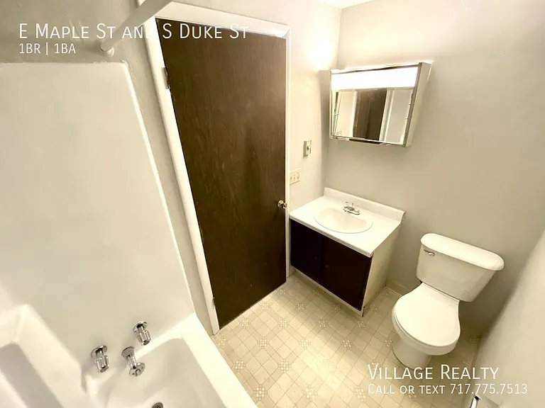 E Maple St — Photo 9