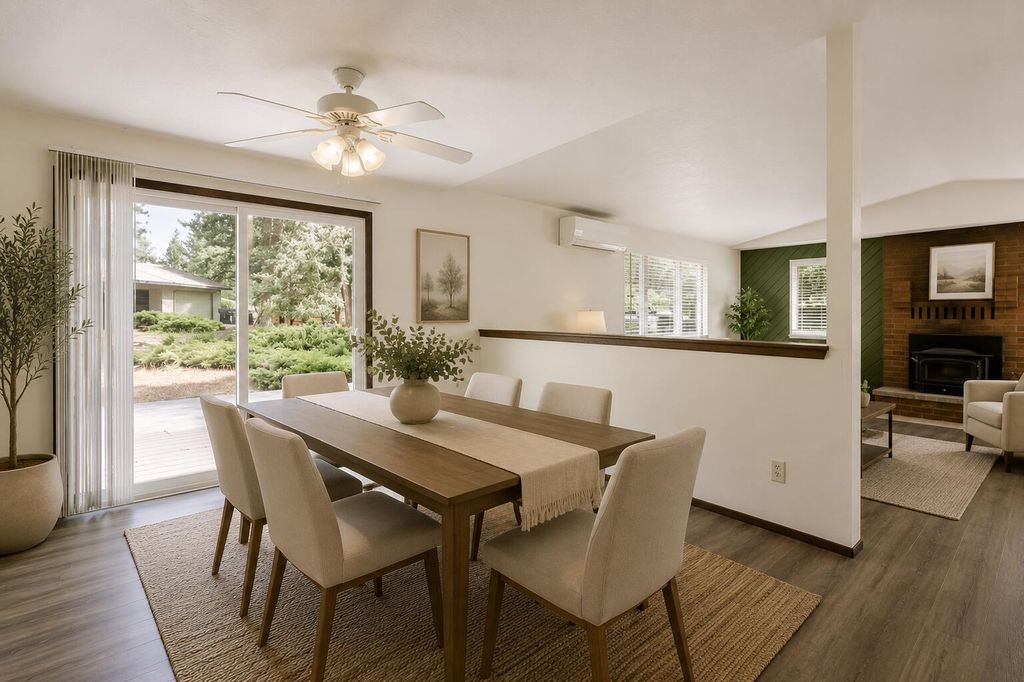 Apartment in Bend, Deschutes - More