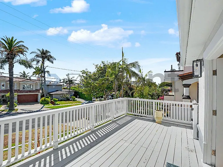517 Sapphire St — Photo 26