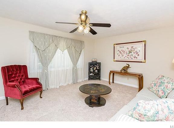 2nd image of 1081 Meadowbrook Dr