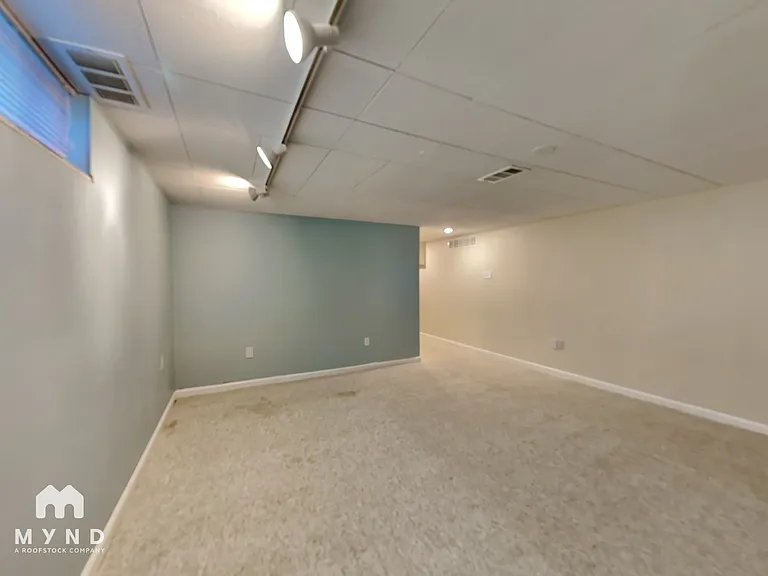 1076 S Monroe St — Photo 18