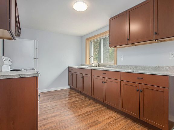 4th image of 37129 Bay Ave