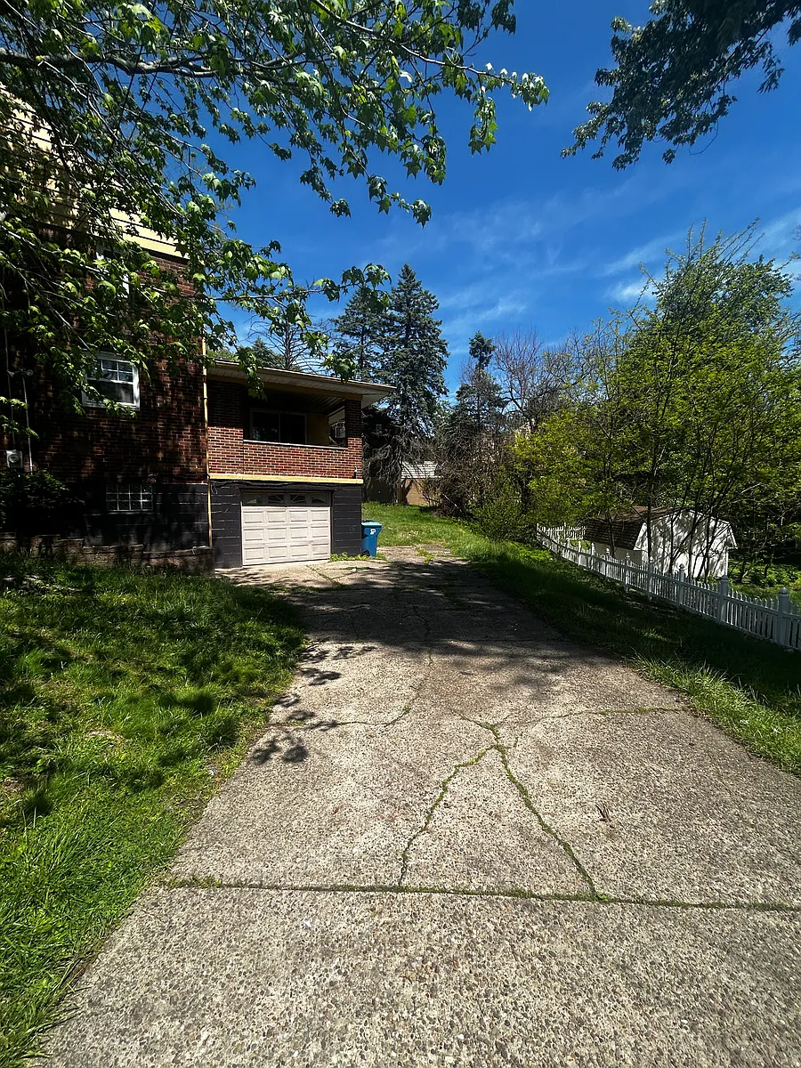 Building Photo - 120 Johnston Rd