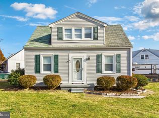 21 Crafton Rd, Essex, MD 21221