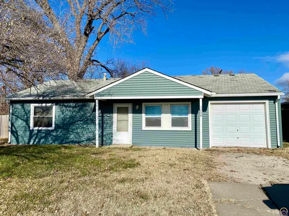 1208 SW 37th St, Topeka, KS 66611