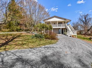 28 Worlds End Ln, Linden, VA 22642