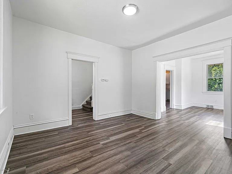 400 W Prospect Ave — Photo 11