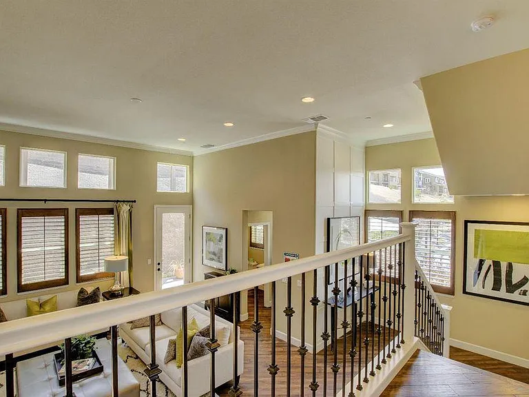 429 Jacquelyn Ln — Photo 8