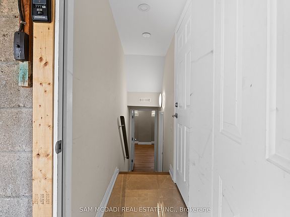 3rd image of 1821 Christopher Rd