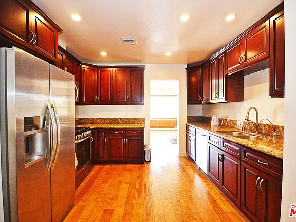 4th image of 14539 Seaforth Ave