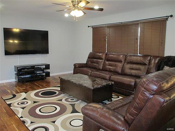 2nd image of 3114 Rock Crest Dr