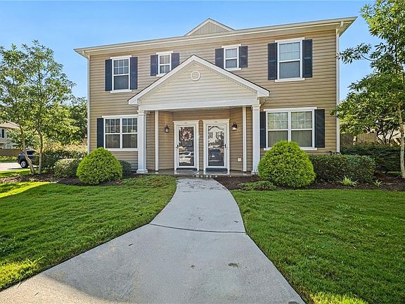 3rd image of 2704 Faulkner Dr