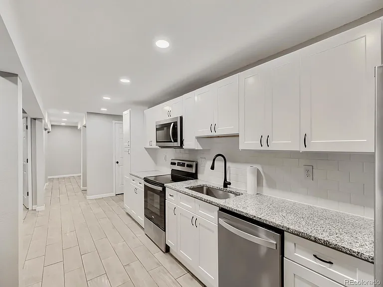 15057 E Louisiana Dr #A — Photo 11