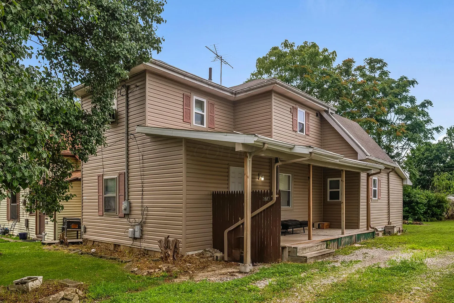 674 Sugar St photo 1