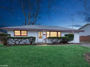 1717 Fairfield Rd, Lindenhurst, IL 60046