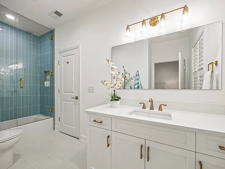 201 Windward Point Dr #201 — Photo 13