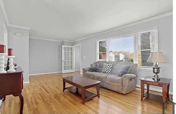 6 bed, 1600 sqft, $6,800 — Photo 2