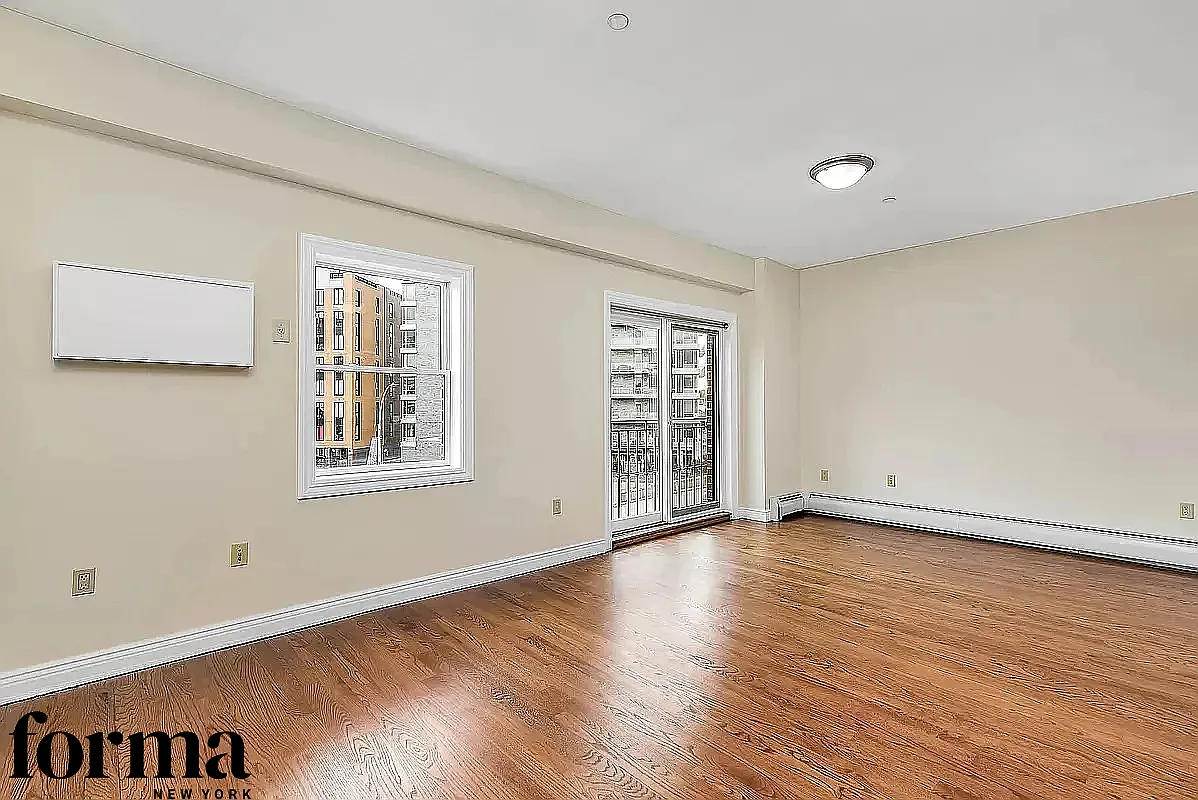 12-03 Jackson Avenue — Photo 3