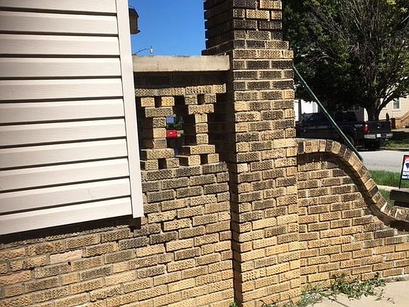 4th image of 2064 Wascana Ave