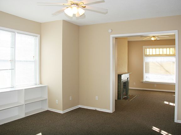 2nd image of 724 Desoto St #1