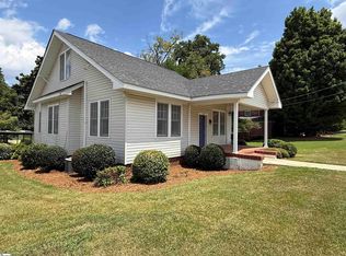 210 W Maple St, Clinton, SC 29325