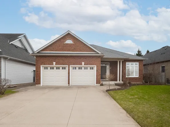 47 Countryside Dr, Saint Catharines, ON L2W 1C4