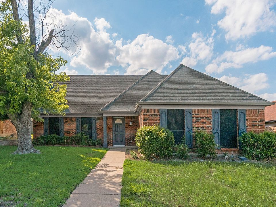 1st image of 2209 Country Oaks Dr