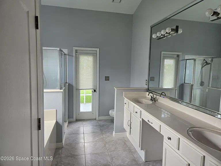 292 Carmel Dr — Photo 21