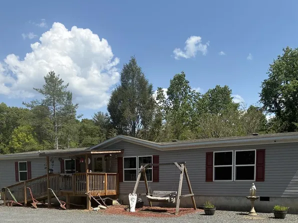 407 Knight Dr, Ellijay, GA 30540
