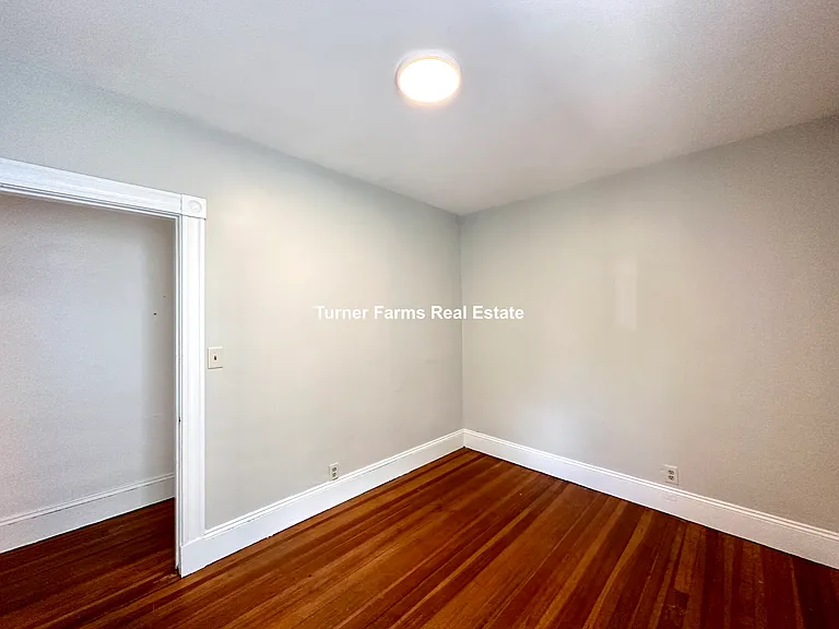 30 Roseclair St #2F — Photo 5