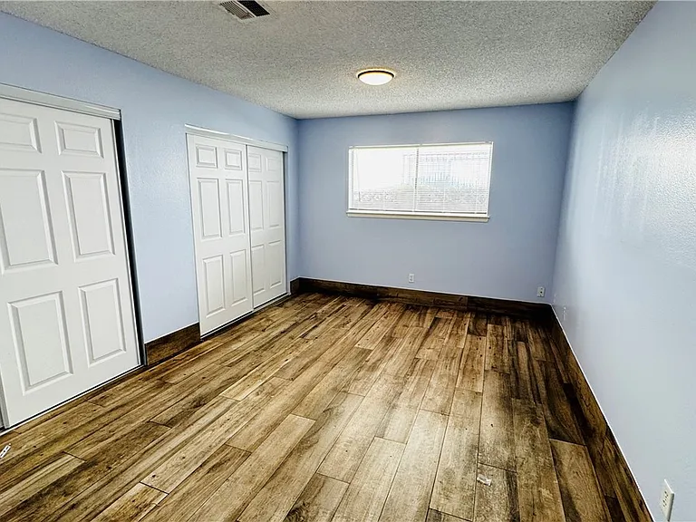 3090 Desmond Ave — Photo 10