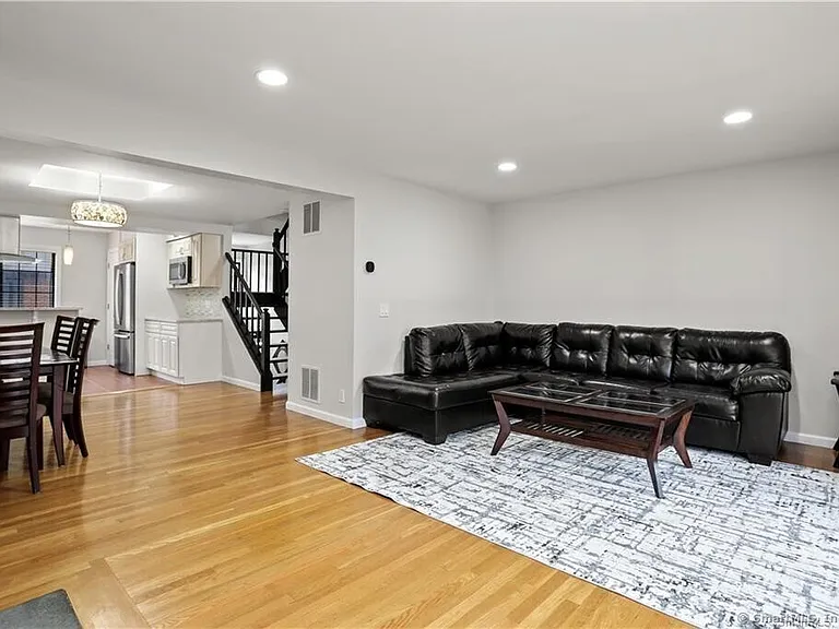 237 Strawberry Hill Ave #42 — Photo 5