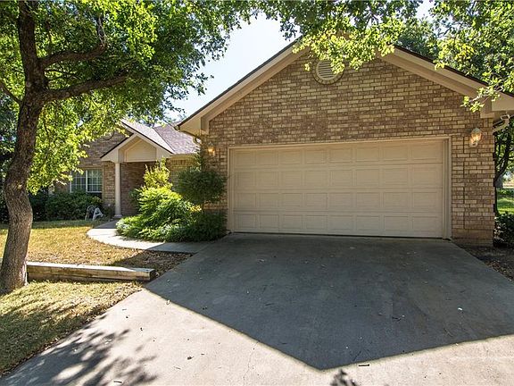 4th image of 417 Hastings Dr
