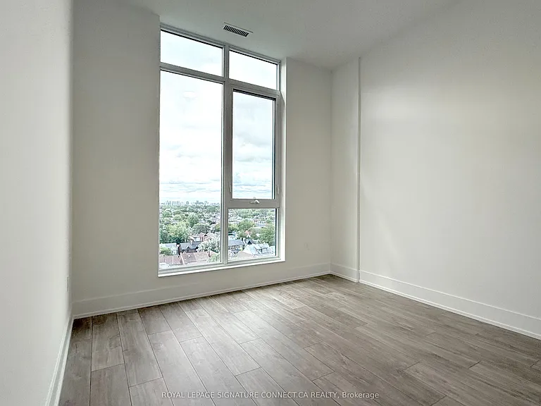 858 Dupont St #Penthouse 33 — Photo 14