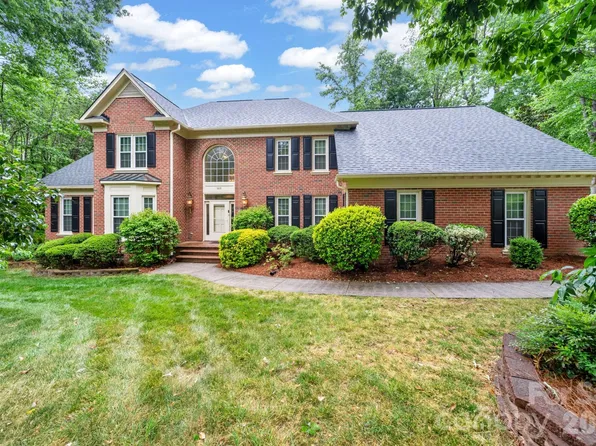 5215 Silchester Ln, Charlotte, NC 28215