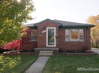 21000 Ardmore Park Dr, Saint Clair Shores, MI 48081