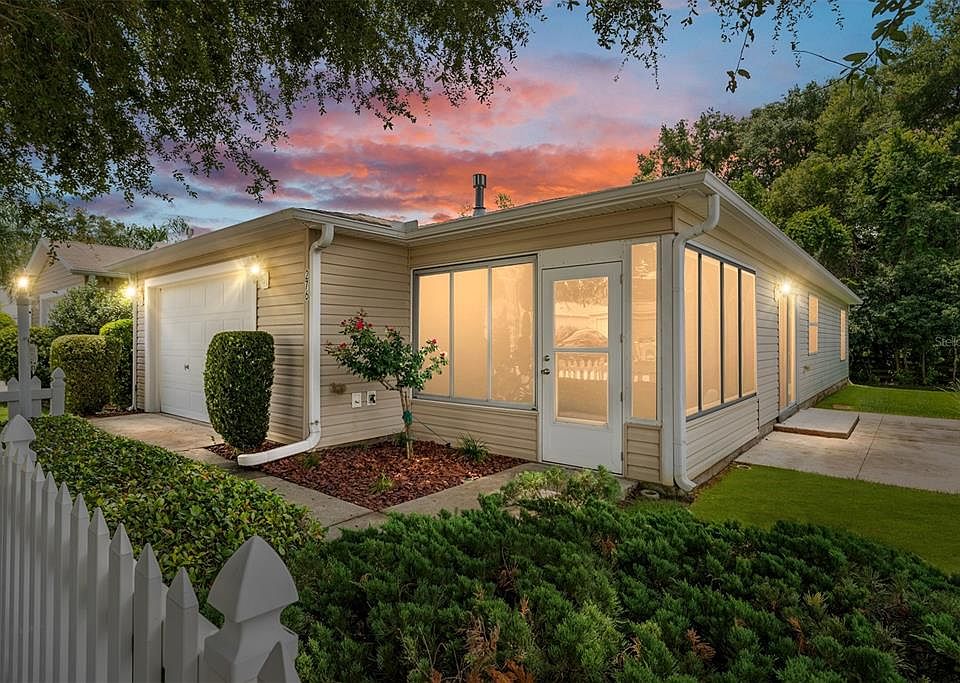 1st image of 276 Katherine Pl