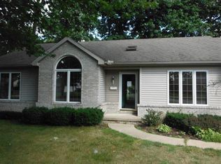 1061 Kinder Rd, Toledo, OH 43615