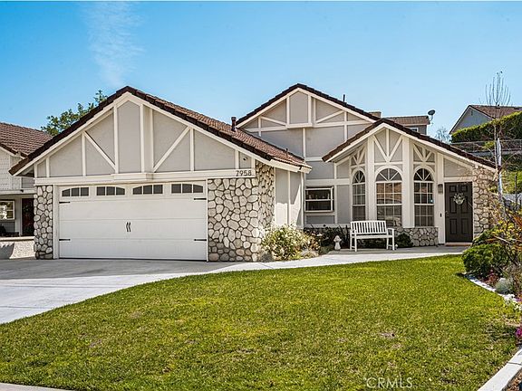 2nd image of 7958 E Bauer Rd