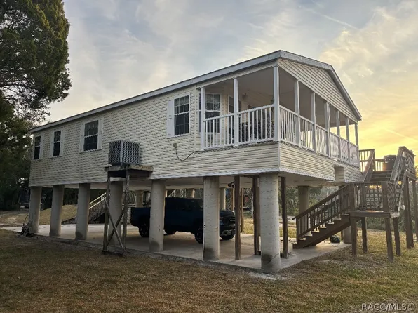1126 S Urchin Point, Crystal River, FL 34429